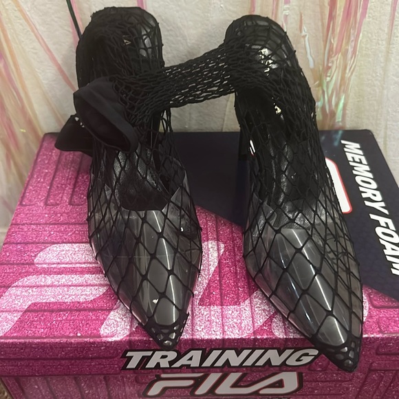 Black FISHNET FASHIONOVA HEELS SIZE 9 NEVER WORN BRAND NEW - Picture 2 of 4